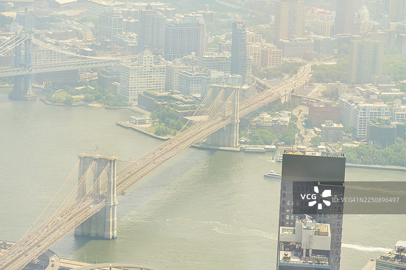 连接曼哈顿和布鲁克林的纽约布鲁克林大桥图片素材