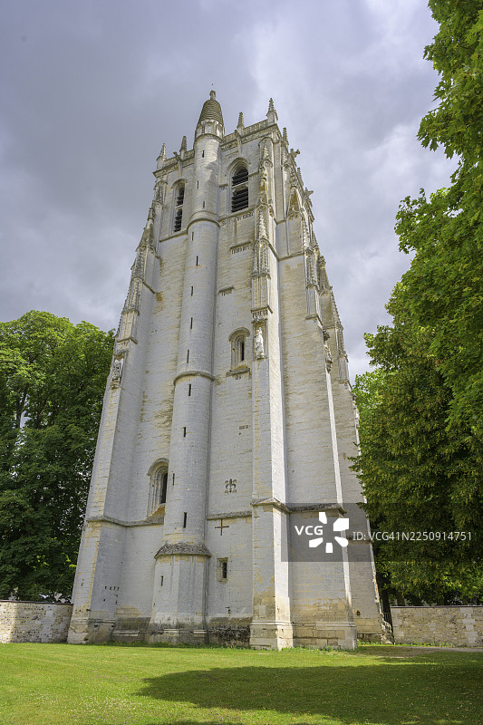 法国厄尔省勒贝克-埃卢万修道院的塔楼图片素材