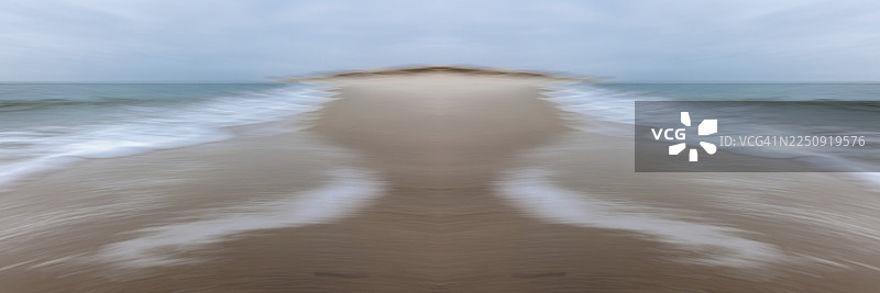 镜像图片,模糊,北海的叙尔特海滩上的波浪,瓦登海国家公园,叙尔特,赫伦,北弗里斯兰,石勒苏益格-荷尔斯泰因,德国 | 镜像图片,模糊,海滩上的波浪,北海,瓦登海国家公园,叙尔特,石勒苏益格-荷尔斯泰因,德国图片素材