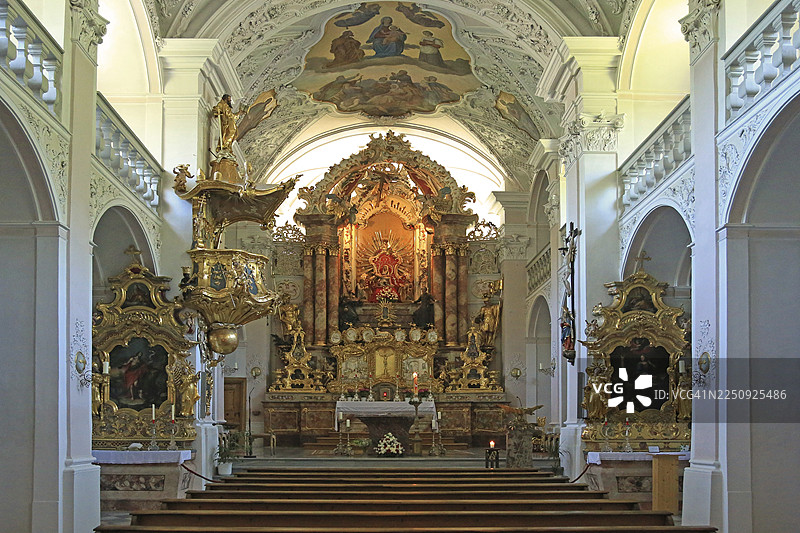 奥地利蒂罗尔州拉滕贝格圣维尔吉尔和圣凯瑟琳堂区教堂图片素材