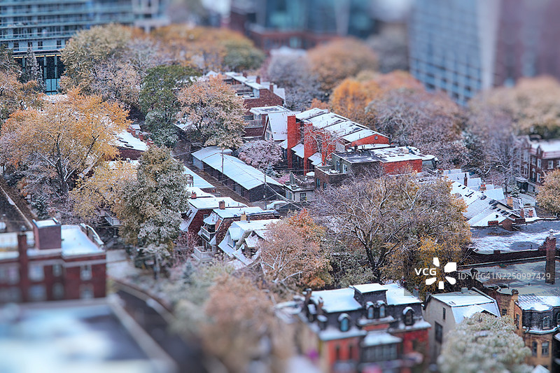 微缩城市里的雪后秋景，移轴摄影图片素材