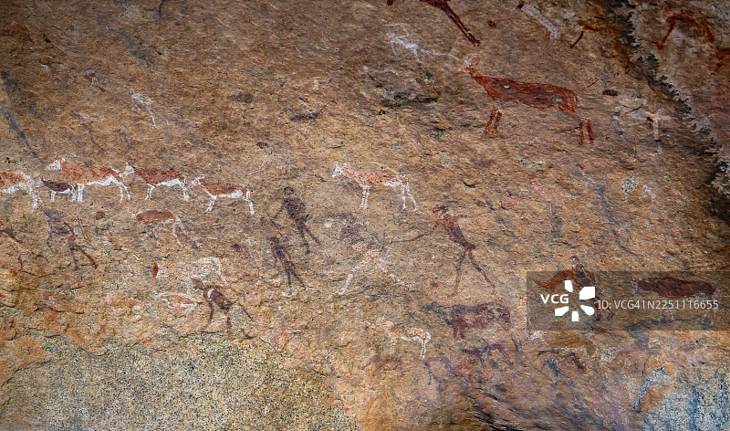 白女士岩画，白女士画像，猎人与动物的描绘，马克的庇护所岩画，西萨布峡谷，布兰德堡，埃龙戈，纳米比亚图片素材