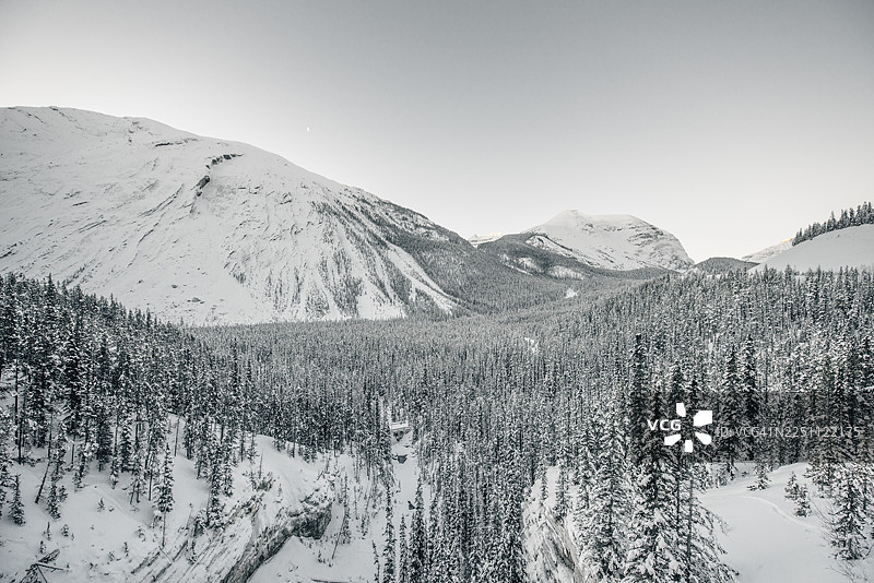 冬季冰原大道公路旅行，落基山脉国家公园，班夫国家公园，贾斯珀国家公园，艾伯塔省，加拿大图片素材