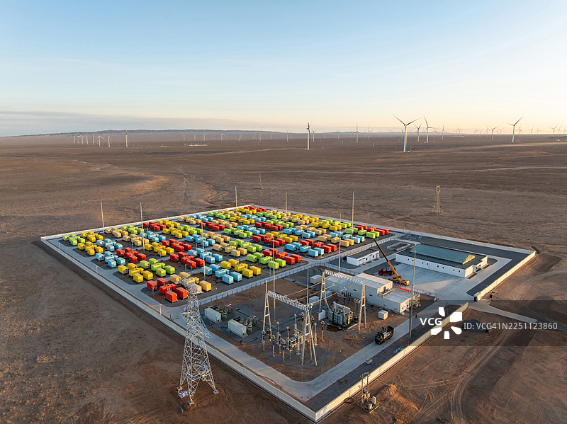 日出时分的储能电站图片素材