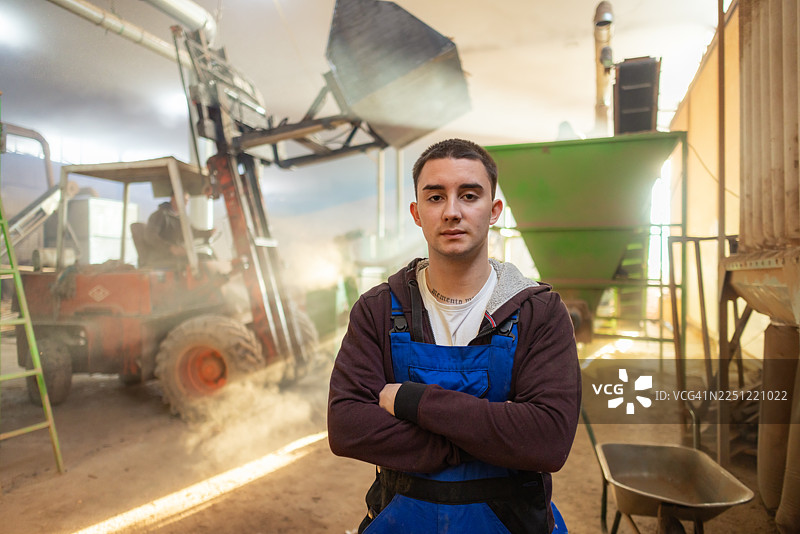 工匠在工作室图片素材