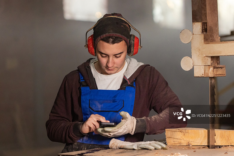 木匠的在线瞬间图片素材
