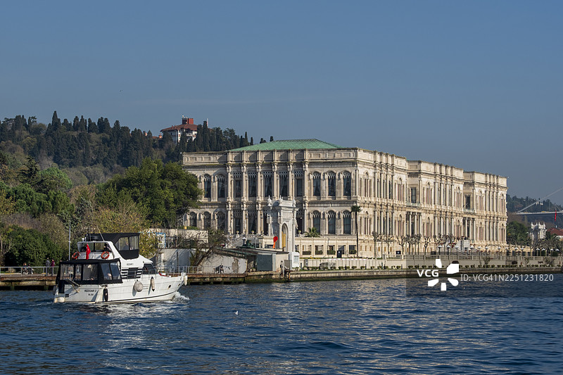 土耳其伊斯坦布尔，博斯普鲁斯海峡的契拉昂宫图片素材
