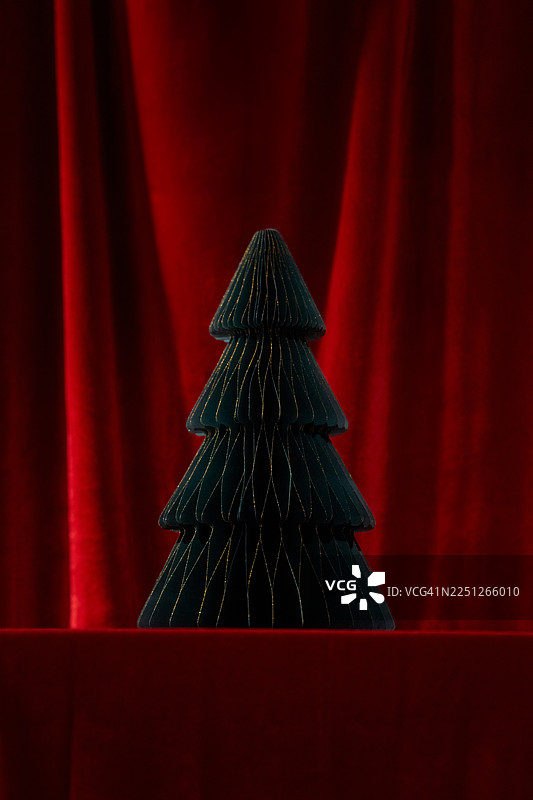 红色，影棚拍摄，年会，年终聚会，舞台，舞台灯光，圣诞节图片素材