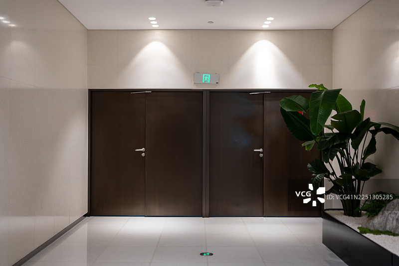 楼内的安全出口图片素材