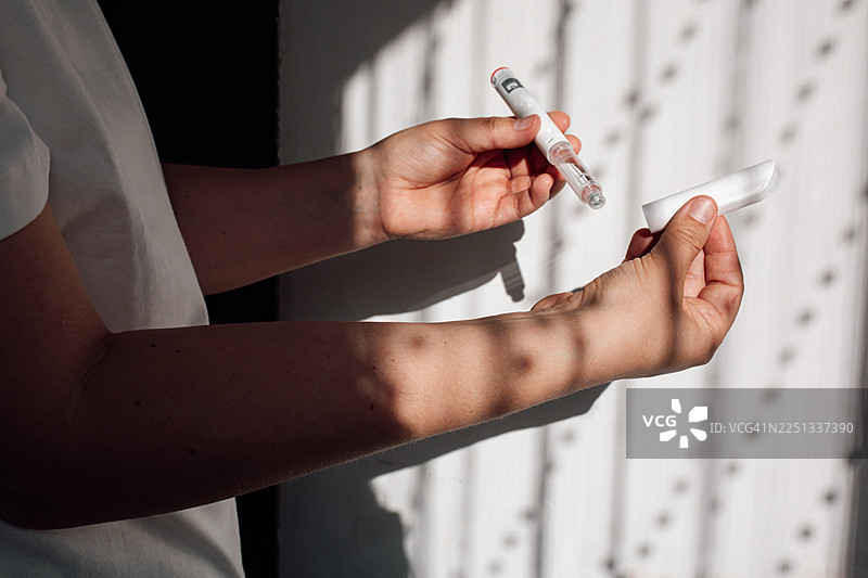 每日注射司美格鲁肽用于2型糖尿病的体重管理和血糖控制图片素材