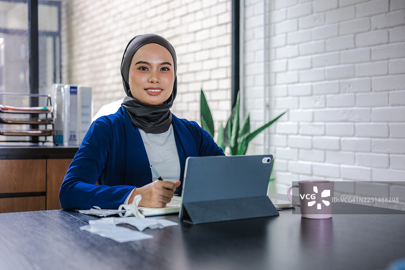 关注预算和账单图片素材