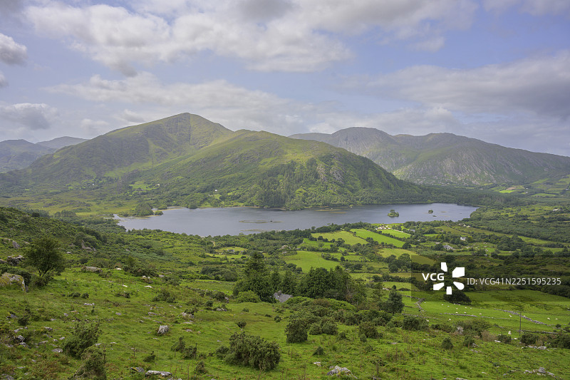 格兰莫尔湖，前往希利山口，库尔克林，格兰莫尔，凯里，爱尔兰图片素材