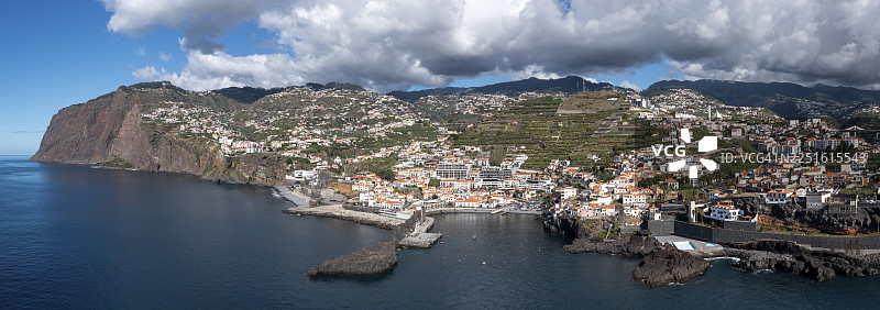 葡萄牙马德拉岛，卡马雷洛斯渔村的鸟瞰图图片素材