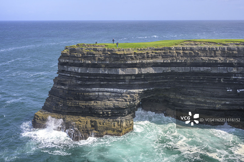 爱尔兰梅奥郡拉克安的唐帕特里克角悬崖海岸图片素材