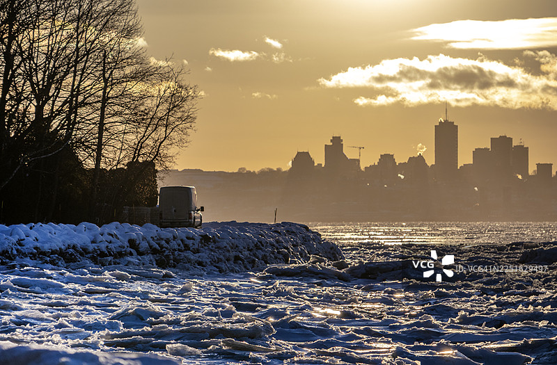 加拿大魁北克市冬季天际线图片素材