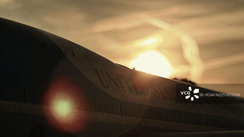 废弃在飞机坟场的“空军一号”波音747飞机。图片素材