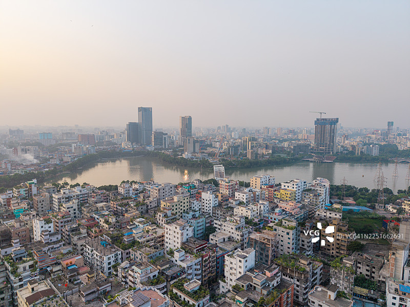 俯瞰哈提尔吉尔区域，展示了达卡市密集开发的城市景观图片素材