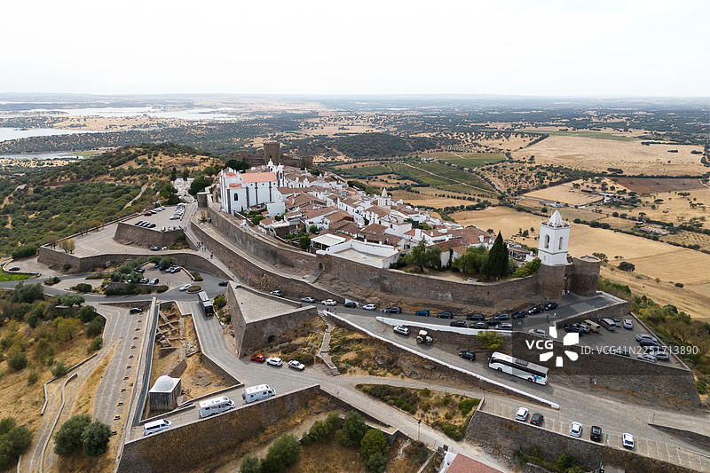 蒙萨拉斯中世纪村庄和阿尔克瓦大坝图片素材