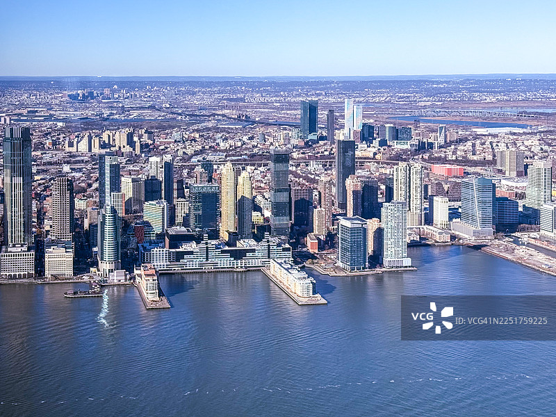 从曼哈顿下城高处看到的泽西城海岸线和新泽西州景观图片素材