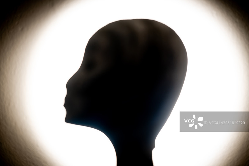 女性面部艺术照。个性化概念的创意构想图片素材