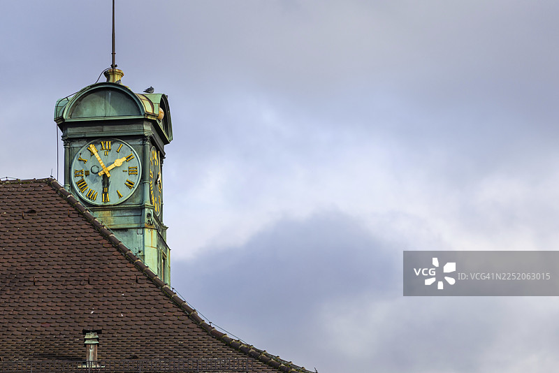 德国巴登-符腾堡州艾斯林根县艾斯林根市的登记处钟楼图片素材