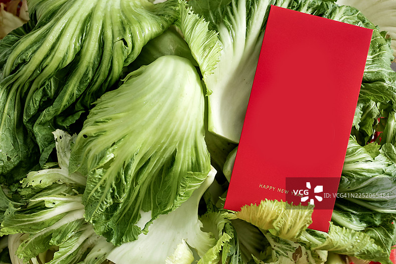 晒干新鲜的芥菜以制作腌菜图片素材