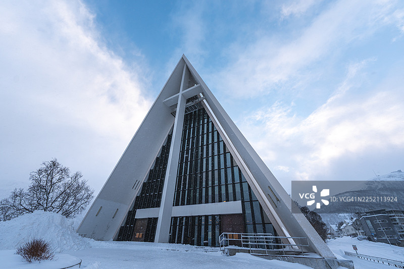 挪威特罗姆瑟的北极教堂图片素材