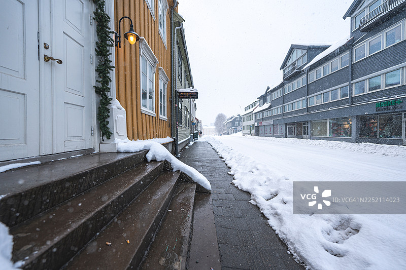 挪威特罗姆瑟老城区的主要街道图片素材