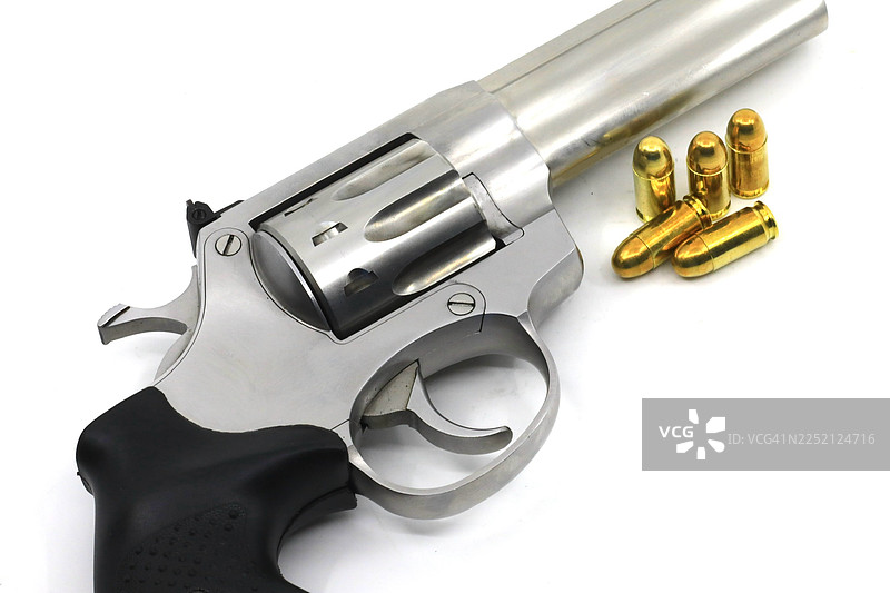 左轮手枪及子弹图片素材