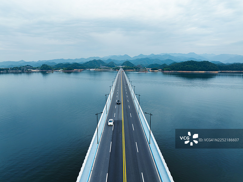 湖上的桥图片素材