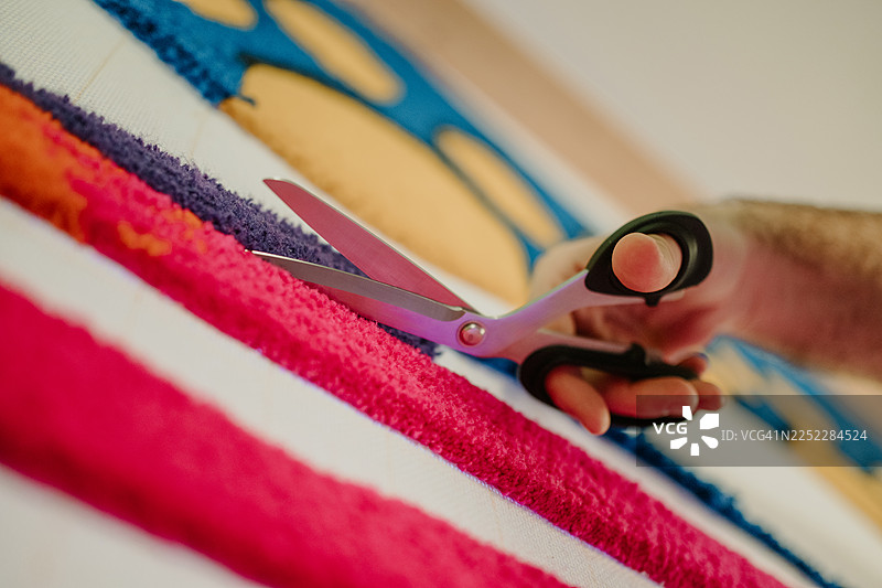 手工修剪彩色簇绒新纺织艺术品图片素材