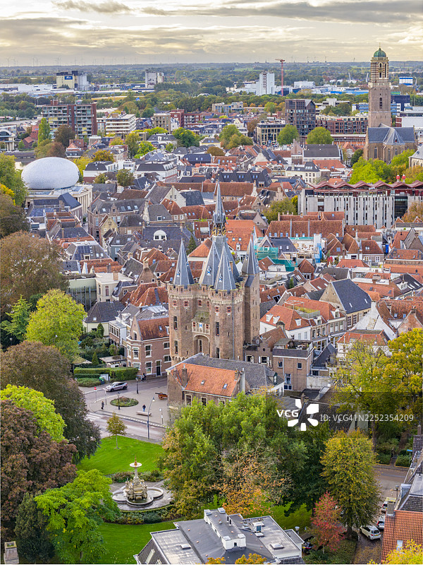秋日里美丽的兹沃勒城市航拍图图片素材