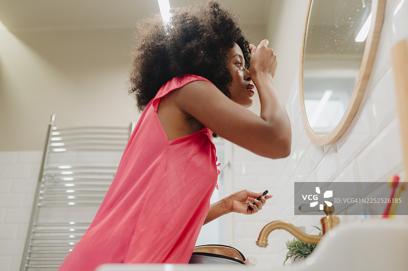 早晨在浴室的日常图片素材