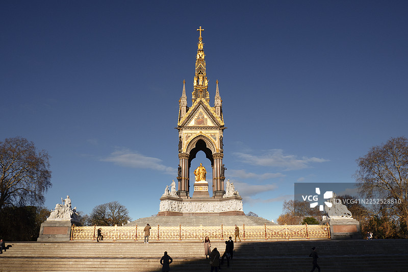 阳光明媚的冬日里的阿尔伯特纪念碑图片素材