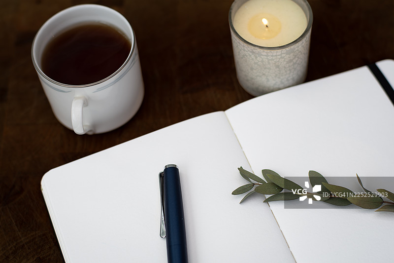 咖啡与日记图片素材
