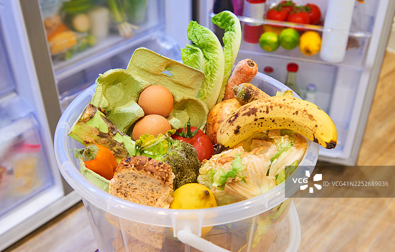 一次性社会——食物浪费图片素材