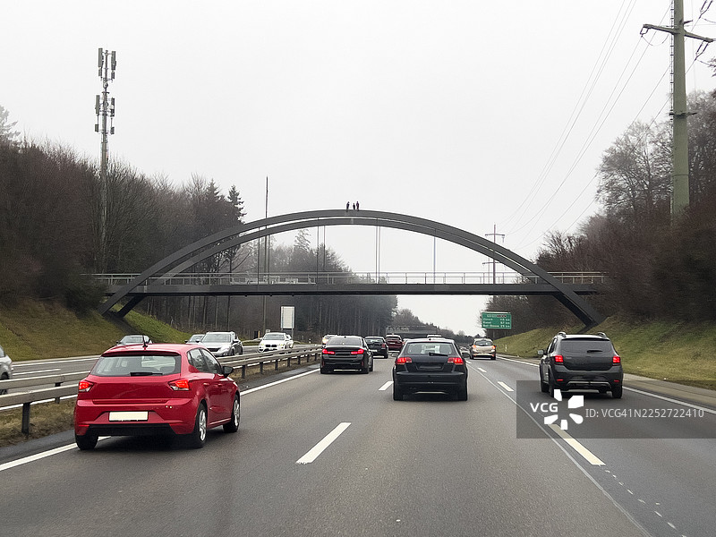 伯尔尼附近的公路交通图片素材