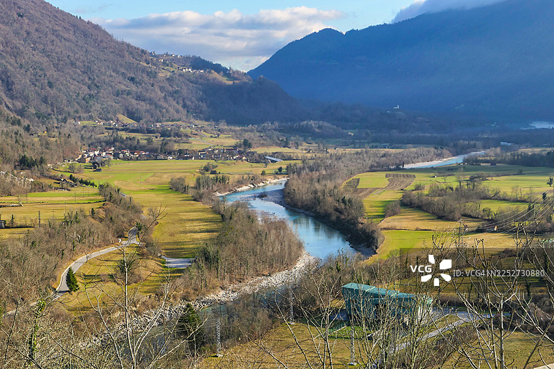 斯洛文尼亚索查河谷的冬季风光图片素材