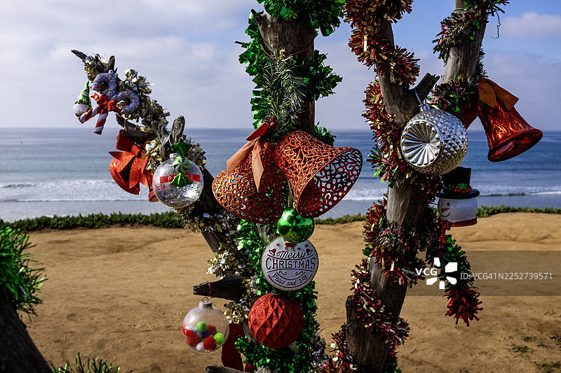 圣诞铃铛和装饰品图片素材