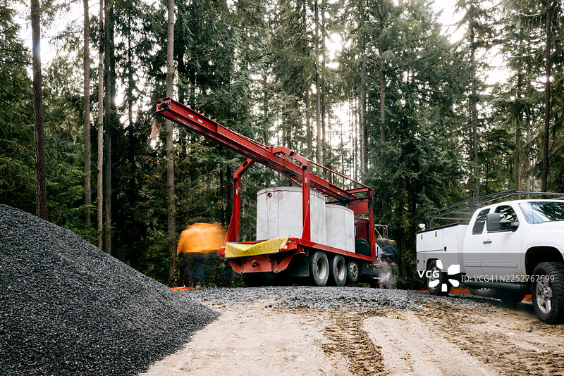 家用化粪池配送图片素材