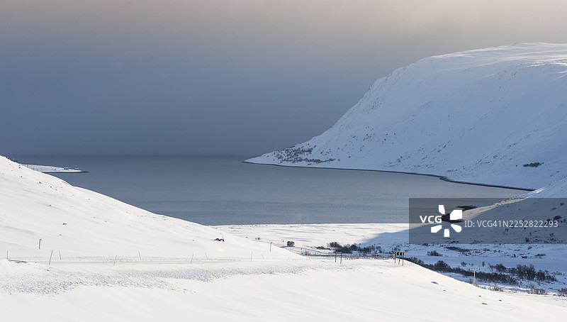 挪威加姆维克附近霍普斯峡湾的冰冷世界图片素材