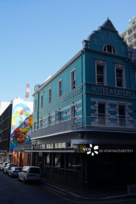开普敦巴拉克街的彩色酒店和壁画，南非图片素材