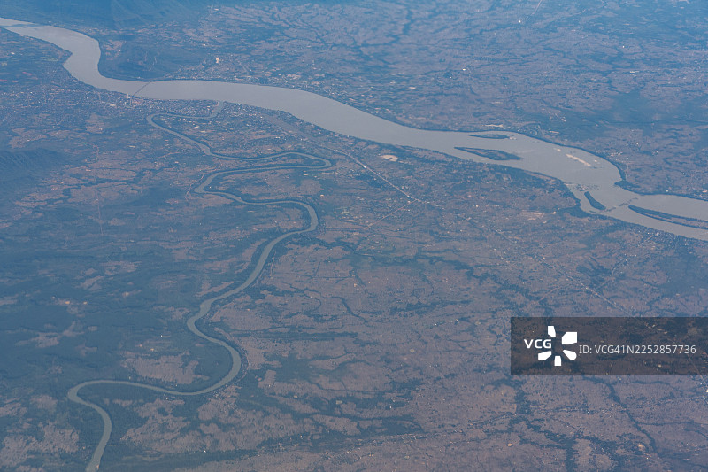 从飞机上俯瞰老挝湄公河图片素材
