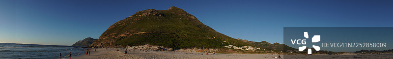 南非开普敦诺德胡克海滩和查普曼峰全景图片素材