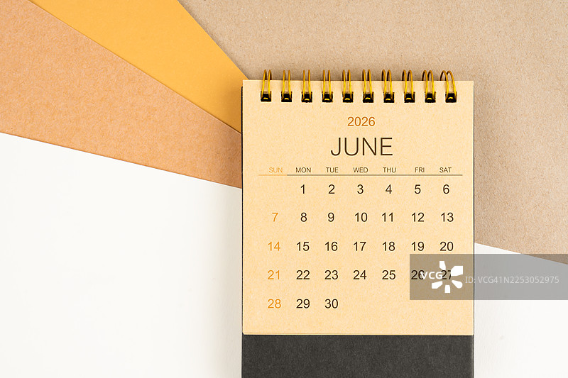2026年台历：六月日历，双色背景，用于规划日常工作和生活。图片素材