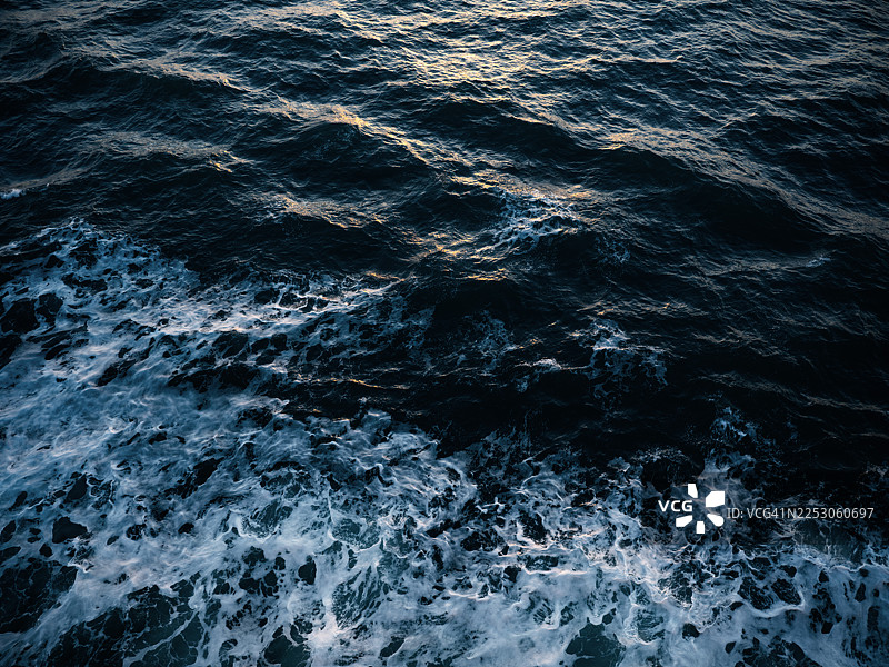 日落时的海浪图片素材