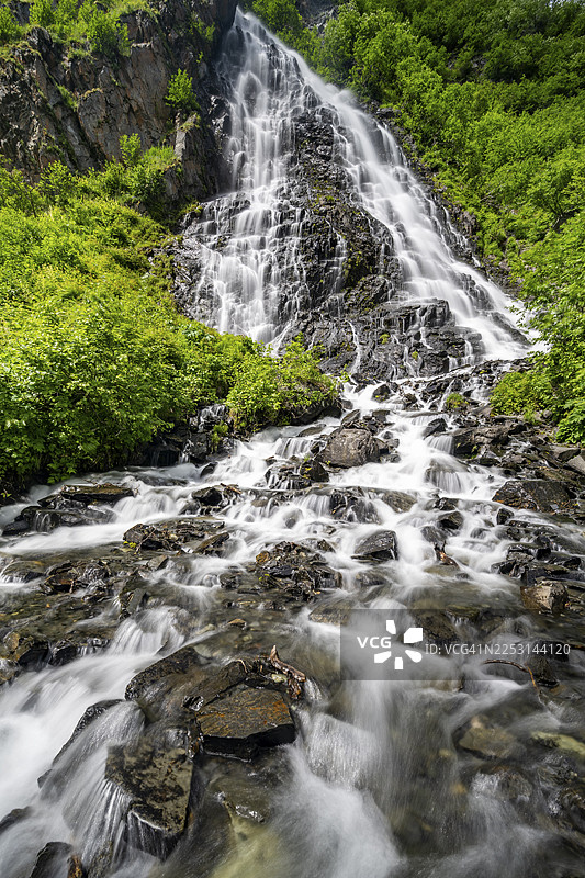 新娘面纱瀑布，峡谷，长曝光，基斯通峡谷，理查森公路，阿拉斯加，美国图片素材