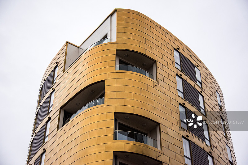 灯塔的金色覆层和阳台细节图片素材