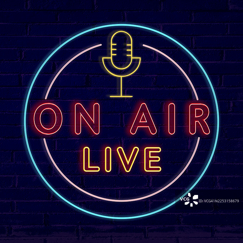 正在直播霓虹灯标志。世界广播日图片素材