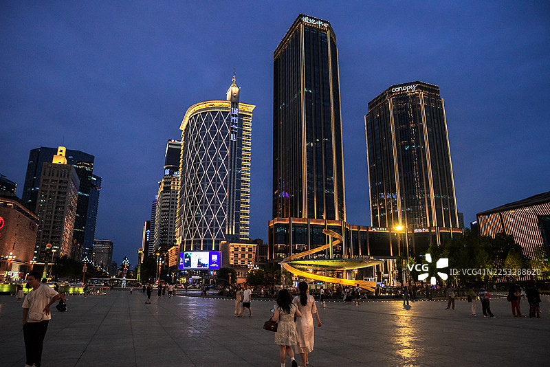 成都天府广场的黄昏图片素材